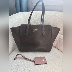 Gucci Leather Swing Tote Bag